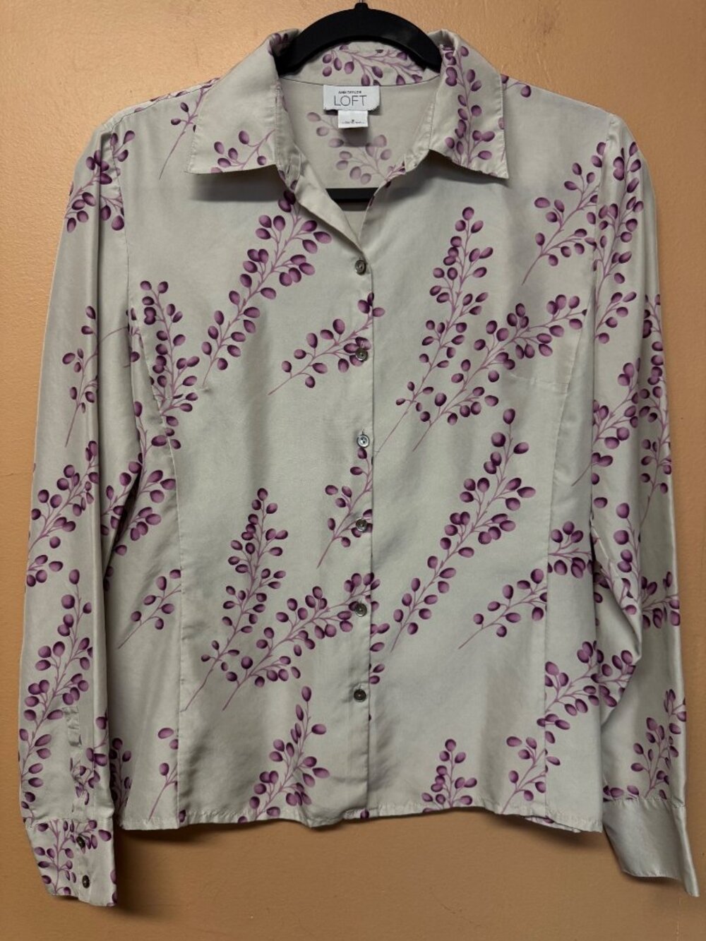 Ann Taylor LOFT 100% Silk Blouse Womens 8 Gray Purple Botanical Floral Button Up